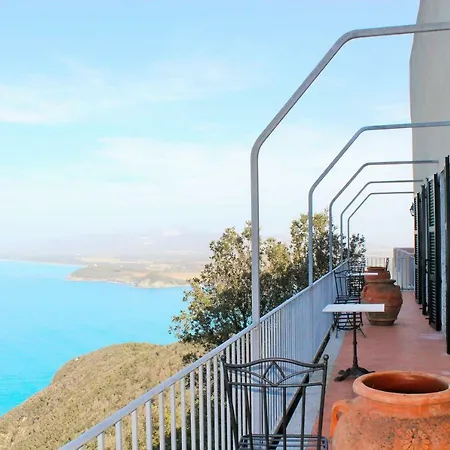Castello Di A Mare Apartment