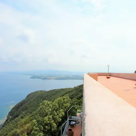 Castello Di A Mare * Populonia
